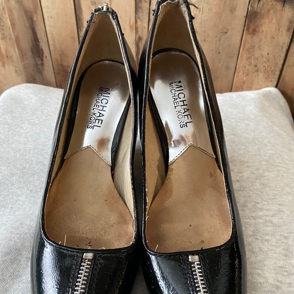 Shoes - Picture 3 of 4